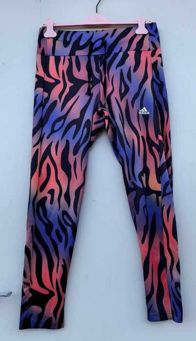 Adidas оригинален дамски клин нов  Л размер