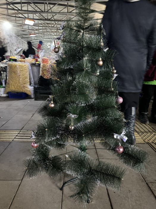 Продам елку новую