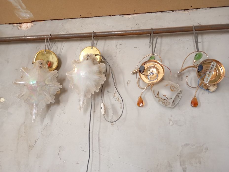 Продам настенные светильники