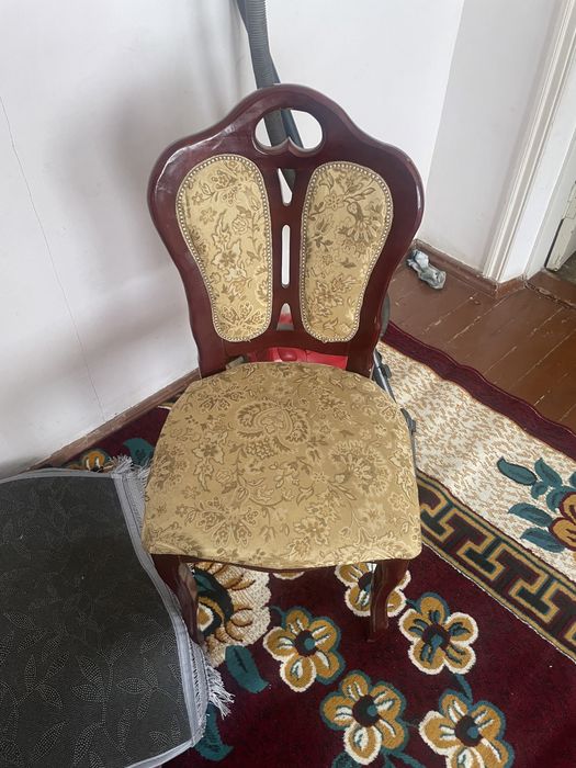 Стуля 5шт в отличном состаянии