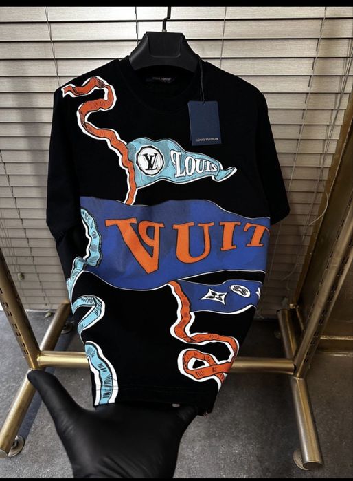 Neron Boutique Тениски на Едро и Дребно