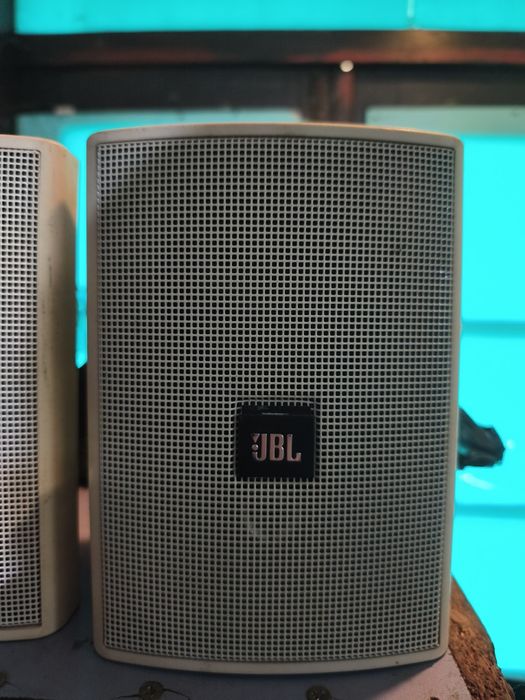 Продавам тонколони JBL