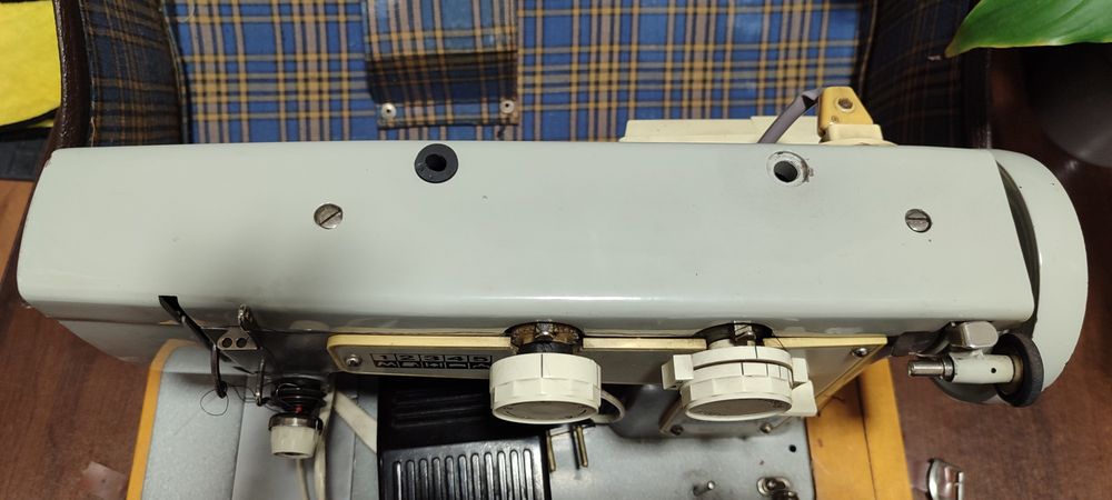 Швейная машинка чайка 3
