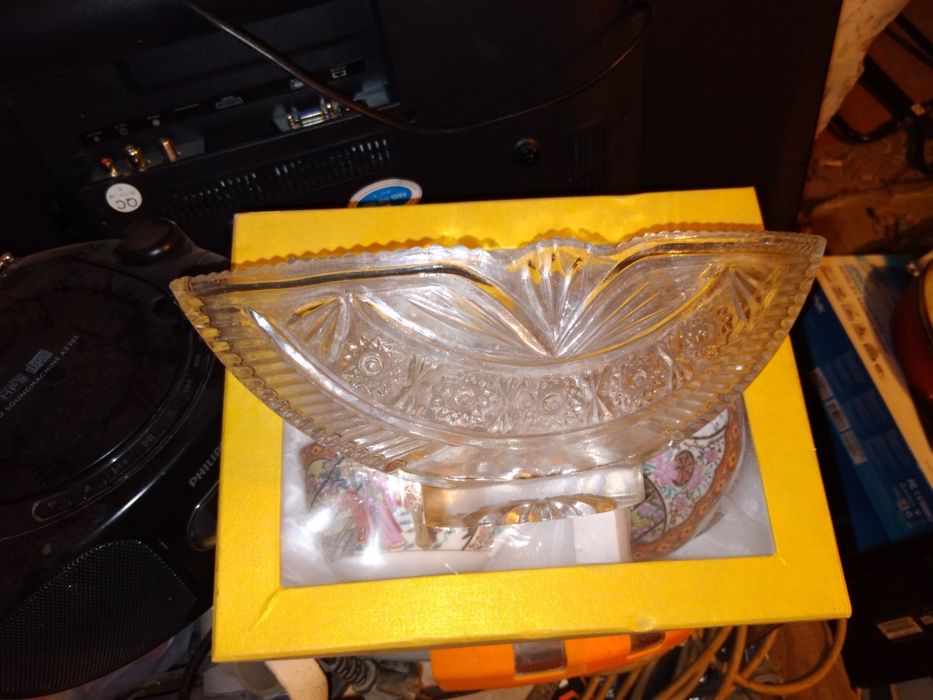 Продам вазы стаканы новые