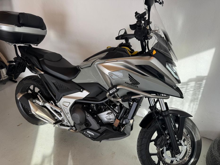 Vând motocicleta Honda NC 750 DCT an 2023 12.200 km