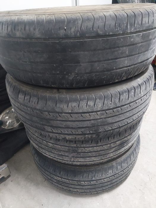 Продается комплект покрышек