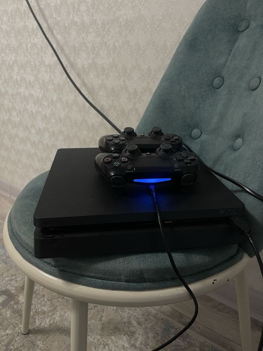 Sony PlayStation 4 Slim 1TB