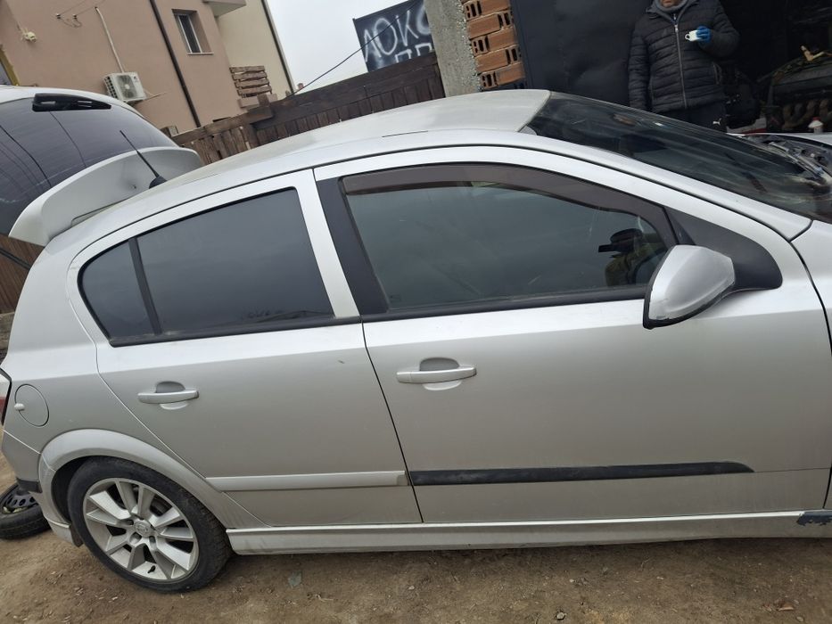 Opel Astra H 2.0 turbo На части