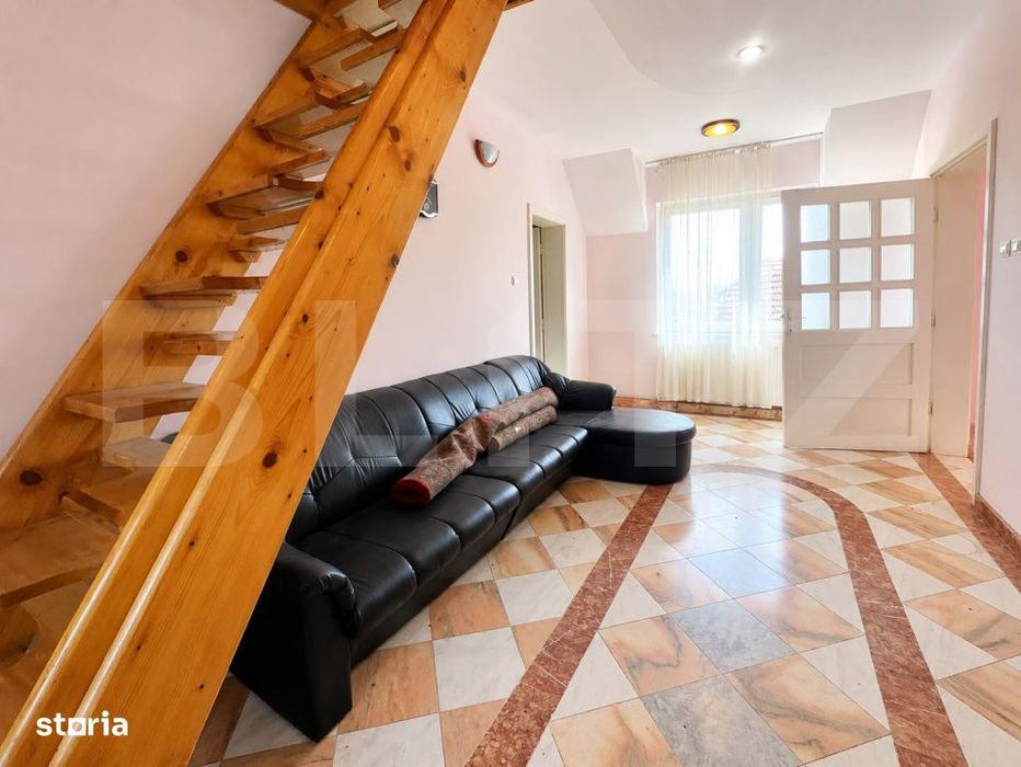 Ansamblu cu 3 locuinte, teren 1.700 mp, ideal investitie