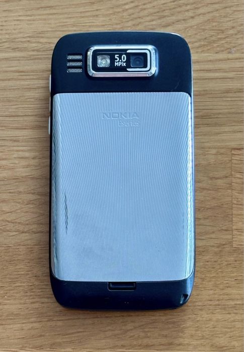 Nokia E 72 100lei