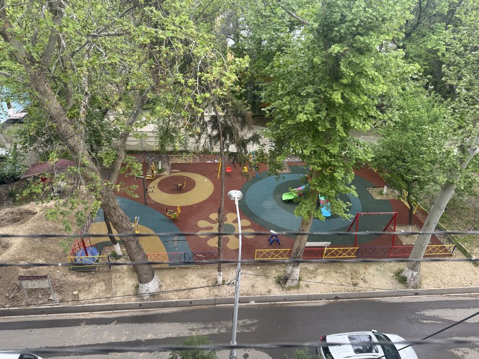 Чиланзар 23 квартал продаётся 2 комнатная квартира зелёный двор, школа