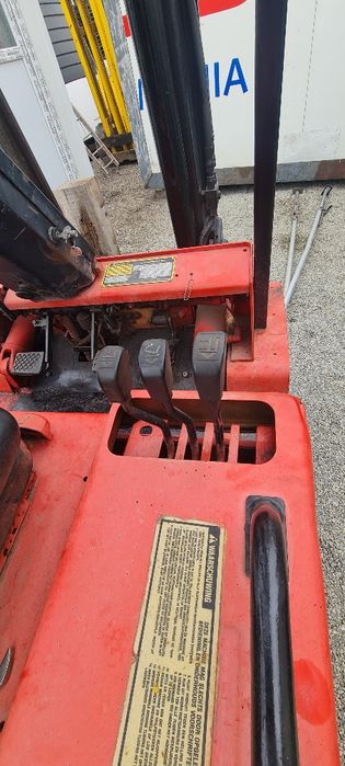 Vand/inchiriez motostivuitoare Caterpillar gpl