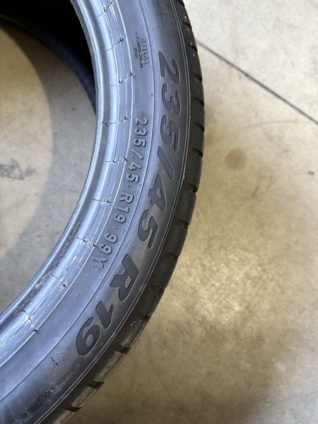 235/45/19 PIRELLI 4бр