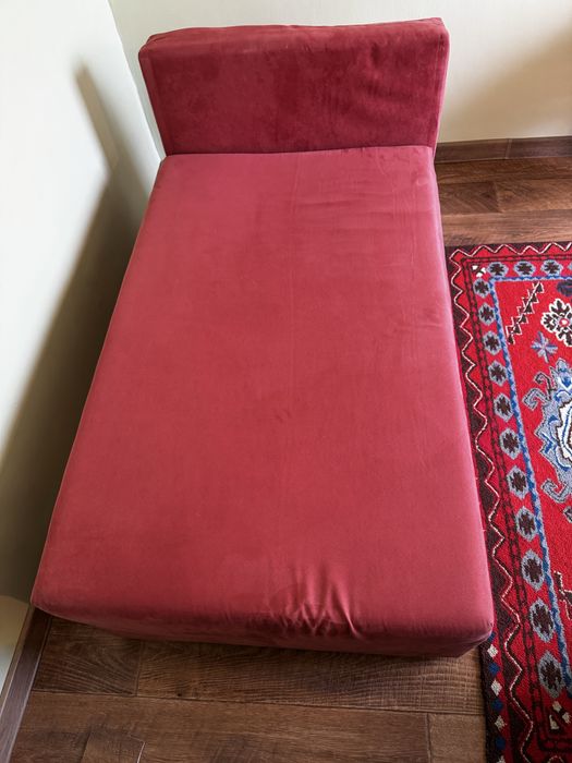 Два кресла и кровать