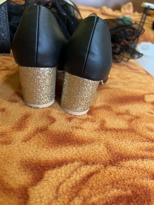 Абитуриентска рокля