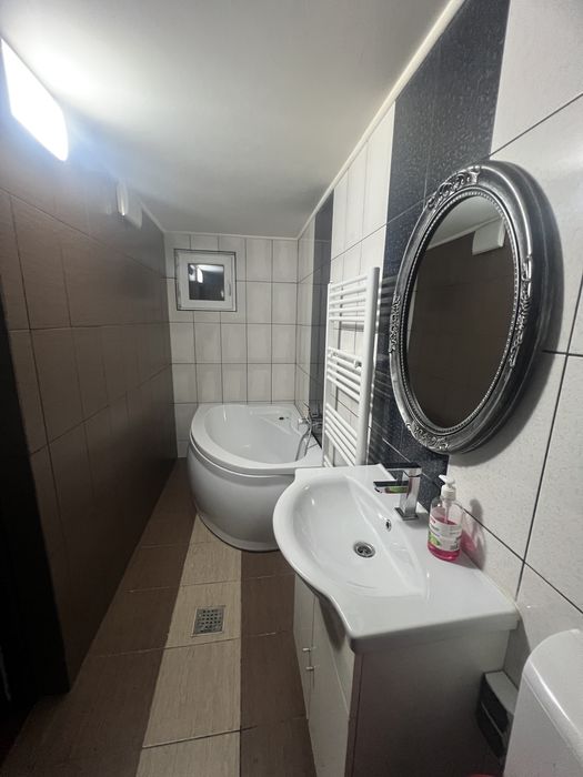 Închiriez unitate locativă la casă