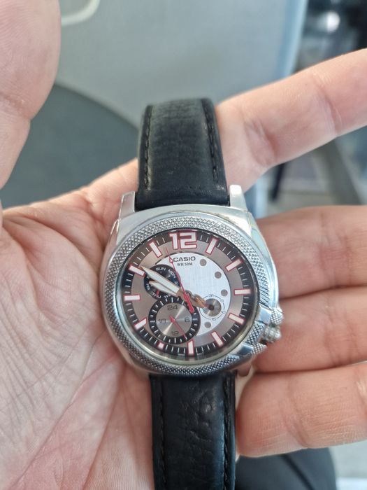 Продам часы касио с кожанным ремешком