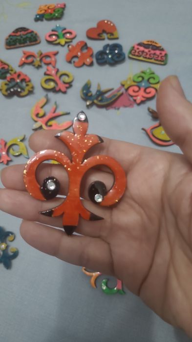 Этноброшь, дерево