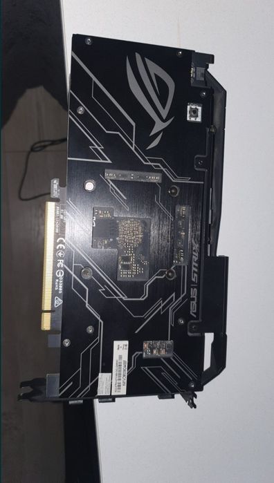 GTX 1650 Asus Rog STRIX 4gb