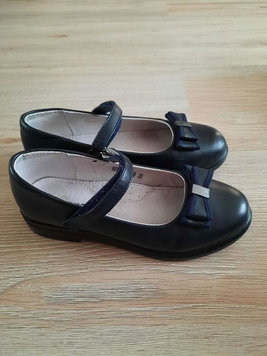 Туфельки школьные