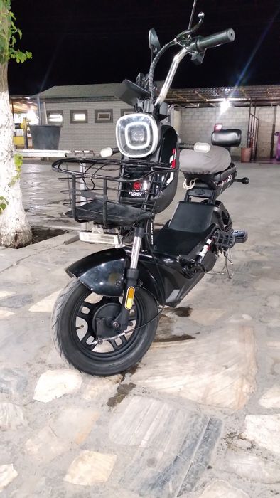 Elektr Skuter sotiladi