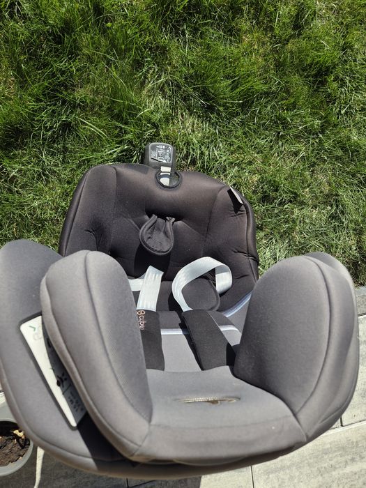 Scaun auto Cybex Sirona, ideal pentru confortul și siguranța copilului.