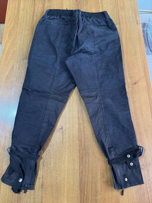 Дамски дънки, много удобни.