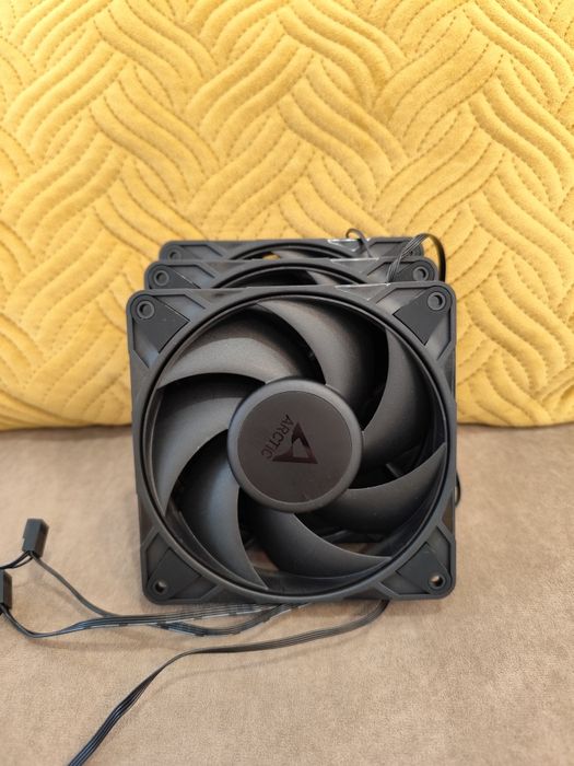 Set Ventilatoare Arctic P12 Pro