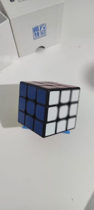 Vând cub Rubik(profesional)