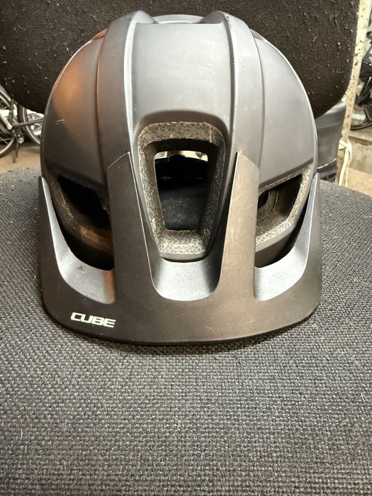 Оригинална каска Cube.