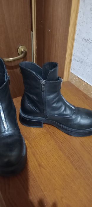 Дамски боти, естествена кожа, 38 номер, обути 3 .