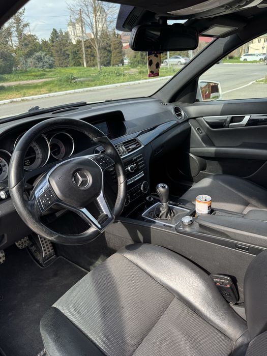 Mercedes c250.