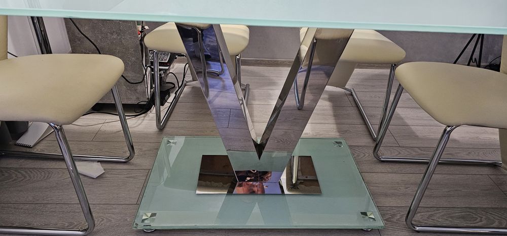 Трапезна маса с шест стола