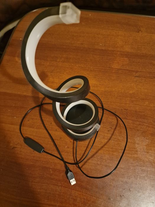 Продам настольный светильник