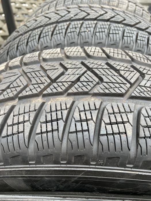 Roti iarna VW Tiguan 2 Allspace anv Pirelli 215 65 17 M+S DOT 0424