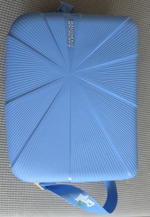 American Tourister Beauty Case. Твърд дамски куфар за козметика