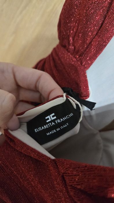 Предлагам Чисто Нова Рокля Elisabetta Franchi, размер S/IT40 и M/IT42