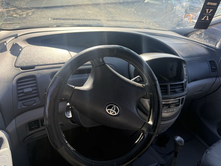 Тойота превиа  2.0Д  115 кс  2003 г на части