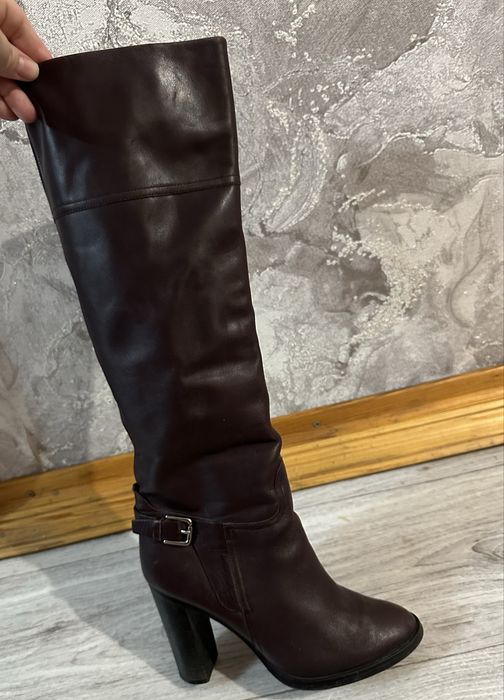 Продам женские сапоги basconi