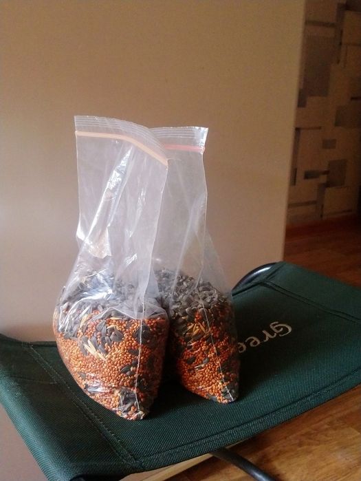 Продам корм для попугаев