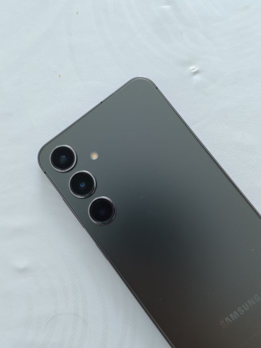 Samsung S24 plus идеал