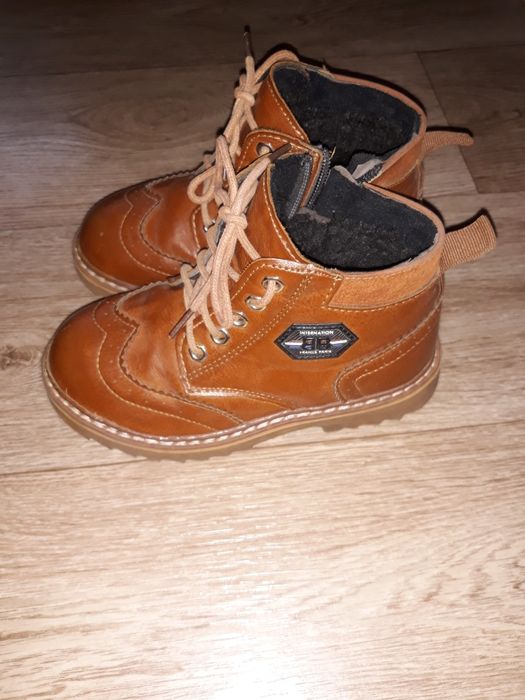 Продам детские осенне-зимние ботинки