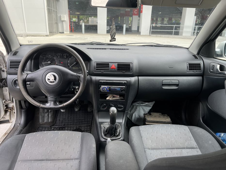 Dezmembrez skoda octavia 1