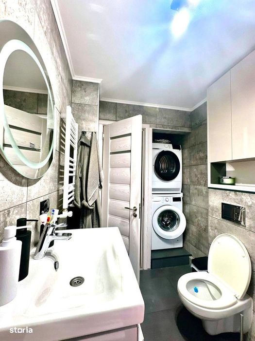 Poarta 6, apartament decomandat cu 3 camere