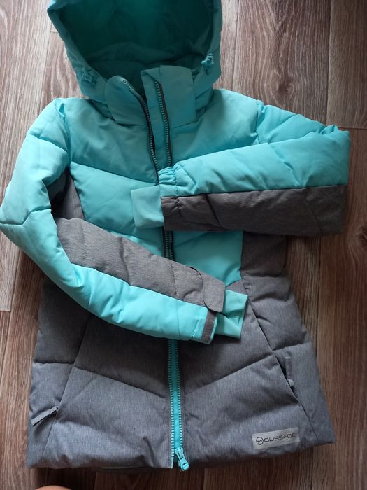 Продам  куртку Glissade 134-140