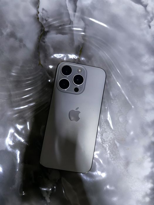 продам iPhone 15 Pro 256gb