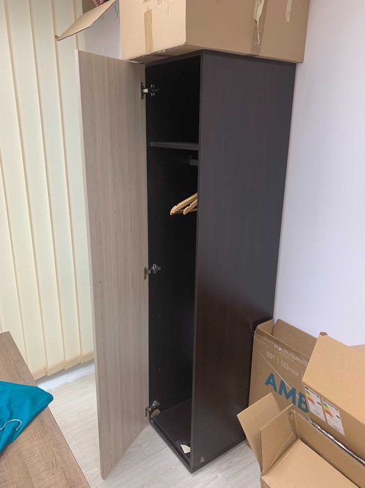Еднокрилни гардероби 2 бр.
