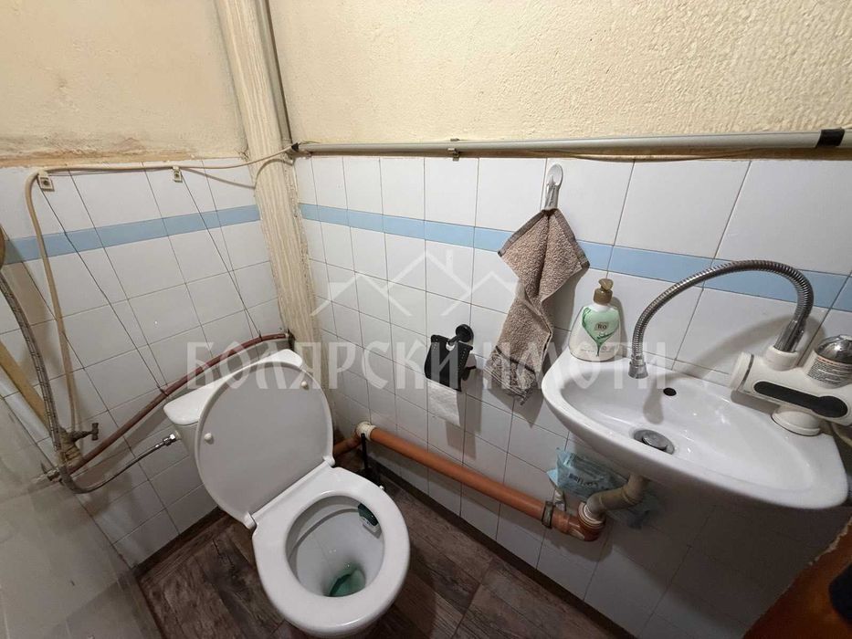 Продава се Четиристаен апартамент в Велико Търново, Център - 115 кв.м за 1261 €/кв.м - Снимка #14