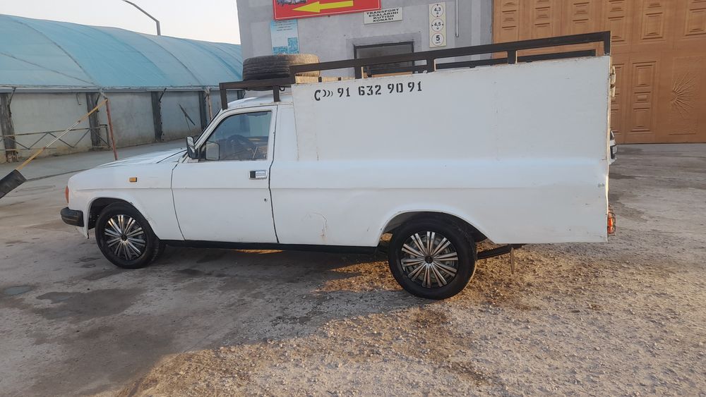 Jinsiy olatni soqol olgan yigitlar