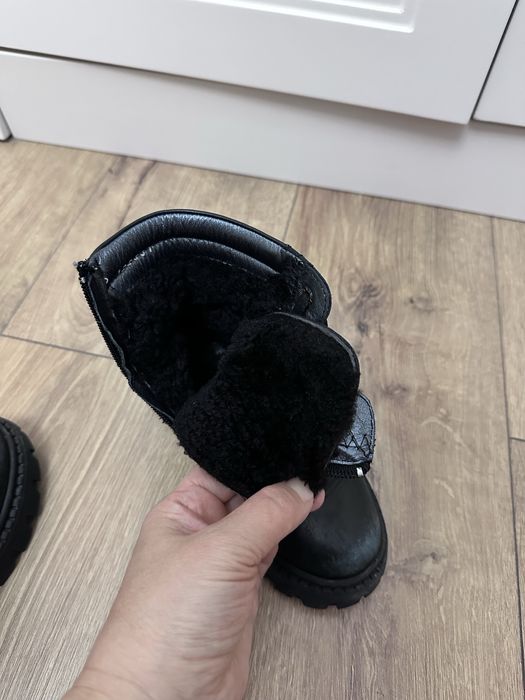 Продам зимние ботинки для девочки